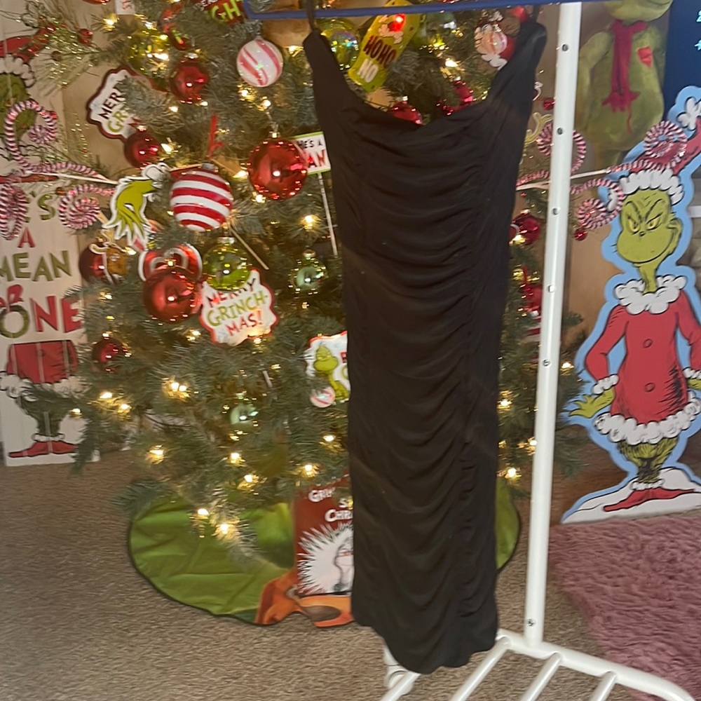 Size small black dress. Very stretchy.